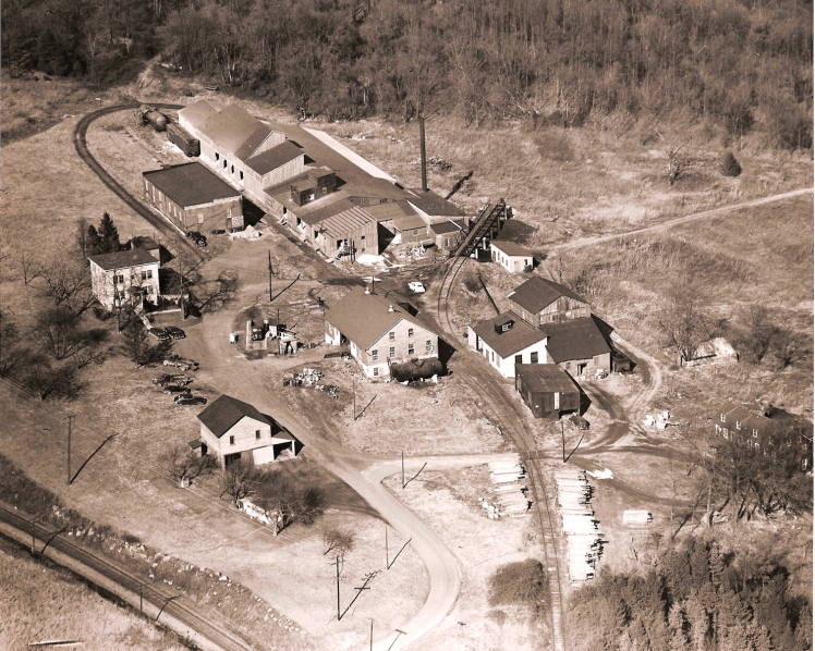 Construction of the Reading fertilizer plant.